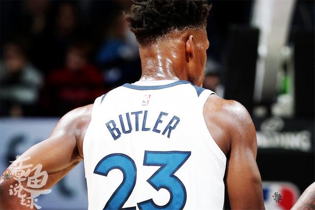 三亚亚沙会丨沈萍、颜鹏：担任中国体育代表团旗手倍感荣幸