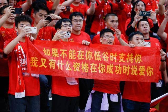 布朗44分绿军大胜步行者 尼克斯轻取魔术6连胜