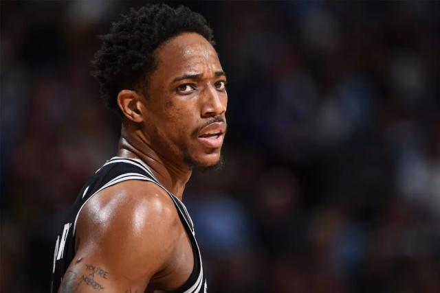 CBA罚单：黄荣奇停赛3场罚款15万 崔永熙罚2万